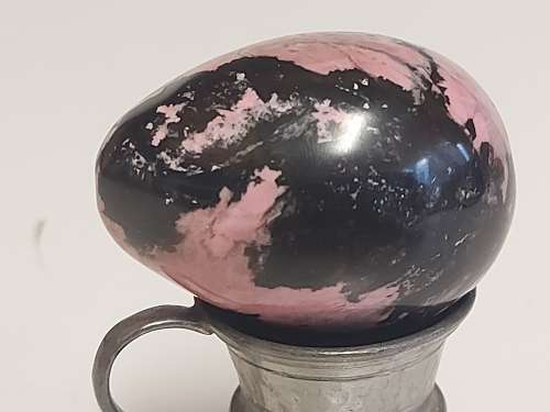 HIGHLY POLISHED GEMSTONE EGG, WEIGHING 120 GRAM