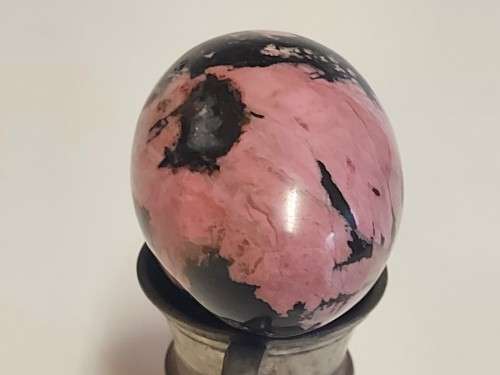 HIGHLY POLISHED GEMSTONE EGG, WEIGHING 120 GRAM