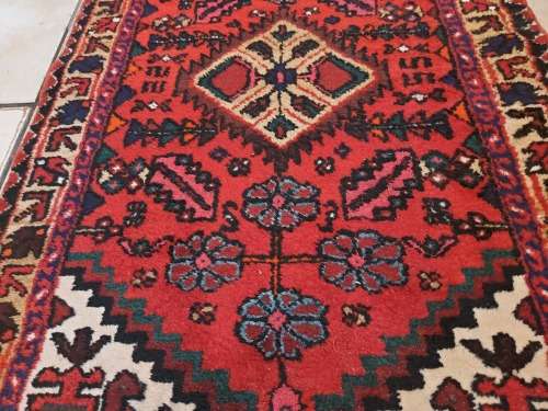 AWESOME PURE WOOL HAND KNOTTED PERSIAN CARPET IN GREAT CONDITION, 1.22 METRES X 64 CM