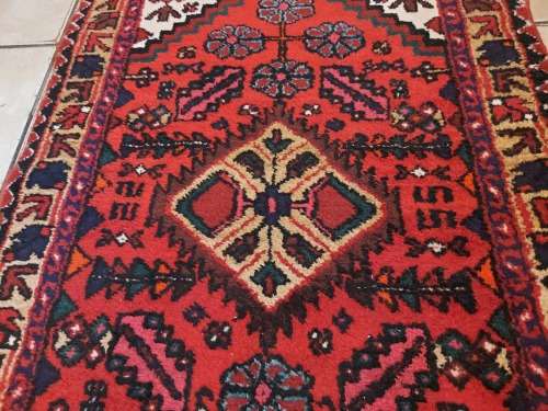 AWESOME PURE WOOL HAND KNOTTED PERSIAN CARPET IN GREAT CONDITION, 1.22 METRES X 64 CM
