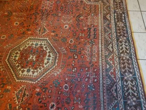 BEAUTIFUL LARGE VINTAGE PURE WOOL HAND KNOTTED PERSIAN CARPET, 2.60 X 1.76 METRES