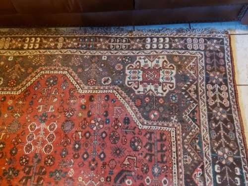 BEAUTIFUL LARGE VINTAGE PURE WOOL HAND KNOTTED PERSIAN CARPET, 2.60 X 1.76 METRES