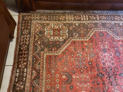 BEAUTIFUL LARGE VINTAGE PURE WOOL HAND KNOTTED PERSIAN CARPET, 2.60 X 1.76 METRES