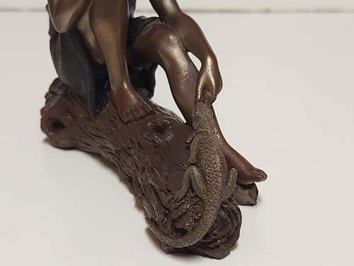 FUMA AFRICAN FIGURINE COLD CAST BRONZE SCULPTURE IN MINT CONDITION