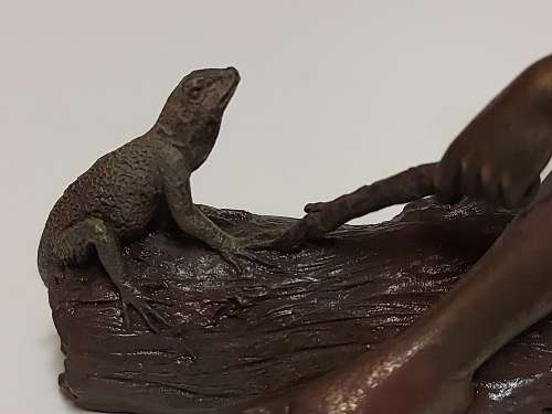 FUMA AFRICAN FIGURINE COLD CAST BRONZE SCULPTURE IN MINT CONDITION