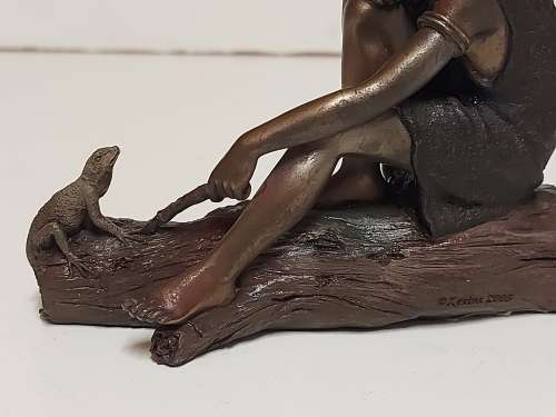 FUMA AFRICAN FIGURINE COLD CAST BRONZE SCULPTURE IN MINT CONDITION