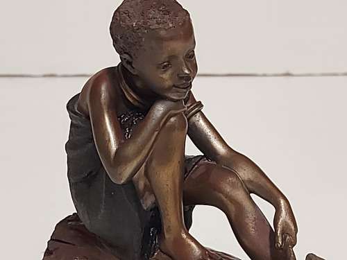 FUMA AFRICAN FIGURINE COLD CAST BRONZE SCULPTURE IN MINT CONDITION