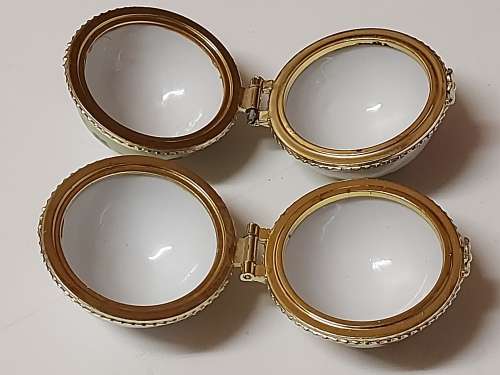 PAIR OF FABERGE STYLE PORCELAIN SPHERICAL TRINKET BOXES WITH A BEAUTIFUL DESIGN