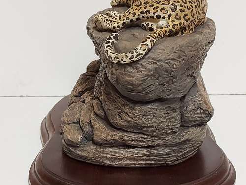 ULTRA RARE ORIGINAL JACKIE NOAKES SCULPTURE OF AN AFRICAN LEOPARD, SIGNED AT THE BASE