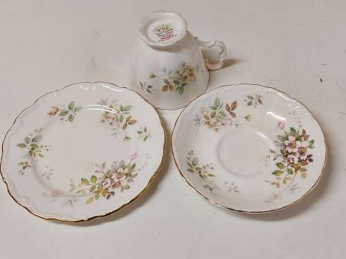 STRIKING VINTAGE ROYAL ALBERT BONE CHINA HAWORTH TEA TRIO
