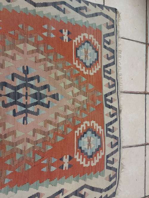 VINTAGE PURE WOOL HAND WOVEN KILIM RUG, 1.70 X 1.02 METRE