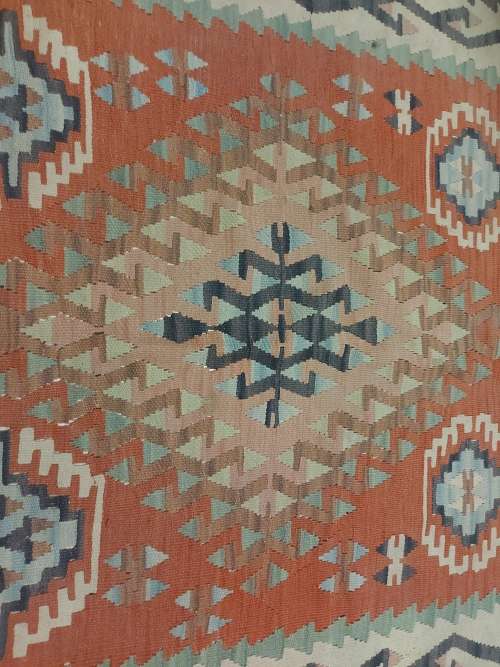 VINTAGE PURE WOOL HAND WOVEN KILIM RUG, 1.70 X 1.02 METRE