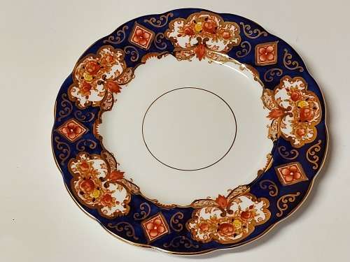 VINTAGE ROYAL ALBERT BONE CHINA HEIRLOOM TRIO IN MINT CONDITION