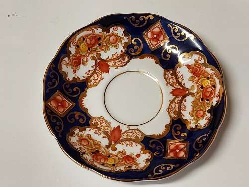 VINTAGE ROYAL ALBERT BONE CHINA HEIRLOOM TRIO IN MINT CONDITION