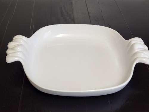 VINTAGE CARROL BOYES FUNCTIONAL ART LARGE WHITE CERAMIC OVEN DISH, MINT CONDITION