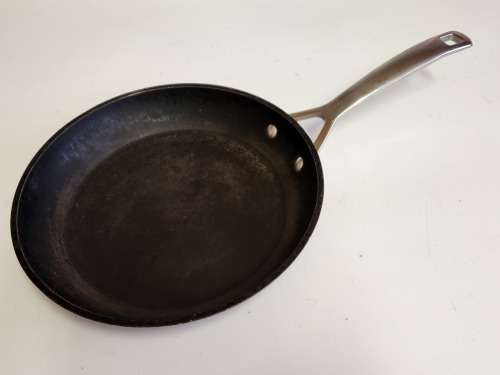 LE CREUSET BLACK IRON 26 CM PAN
