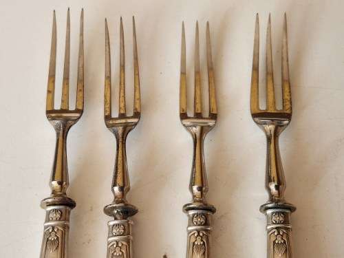 VINTAGE SET OF FOUR 800 SILVER HANDLED HALLMARKED FORKS