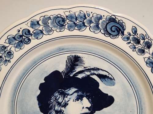 RARE VINTAGE DE PAREL DELFT SCALLOPED DISPLAY/HANGING PLATE