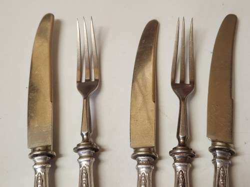 VINTAGE SET OF 5 SILVER HANDLED FORKS AND KNIVES, HALLMARKED 800 SILVER