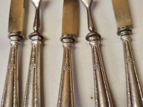 VINTAGE SET OF 5 SILVER HANDLED FORKS AND KNIVES, HALLMARKED 800 SILVER