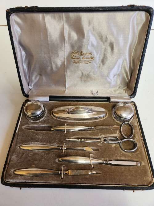 ANTIQUE 1917 BIRMINGHAM SILVER HALLMARKED GROOMING KIT