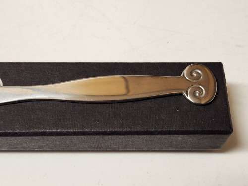 CARROL BOYES FUNCTIONAL ART  BOXED 18/8 STAINLESS STEEL BUTTER SPREADER