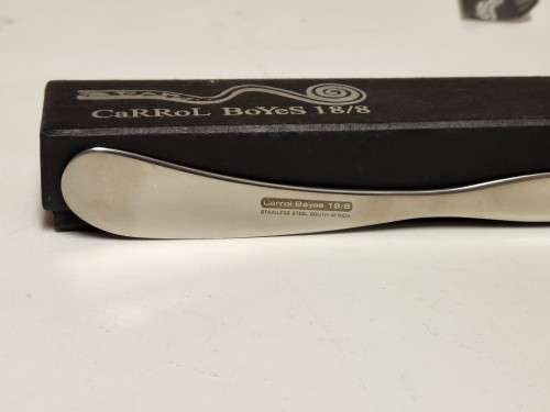 CARROL BOYES FUNCTIONAL ART  BOXED 18/8 STAINLESS STEEL BUTTER SPREADER