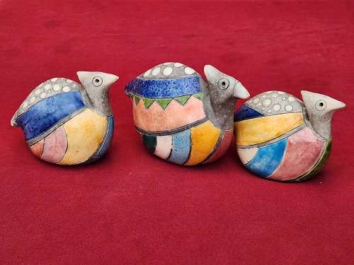 VINTAGE EARLY DESIGN RAKU POTTERY SET OF THREE  PHEASANTS WITH VIVID COLOURS