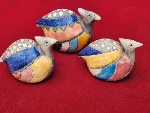 VINTAGE EARLY DESIGN RAKU POTTERY SET OF THREE  PHEASANTS WITH VIVID COLOURS