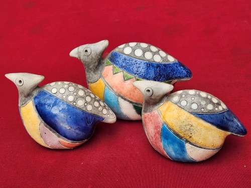 VINTAGE EARLY DESIGN RAKU POTTERY SET OF THREE  PHEASANTS WITH VIVID COLOURS