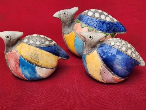 VINTAGE EARLY DESIGN RAKU POTTERY SET OF THREE  PHEASANTS WITH VIVID COLOURS