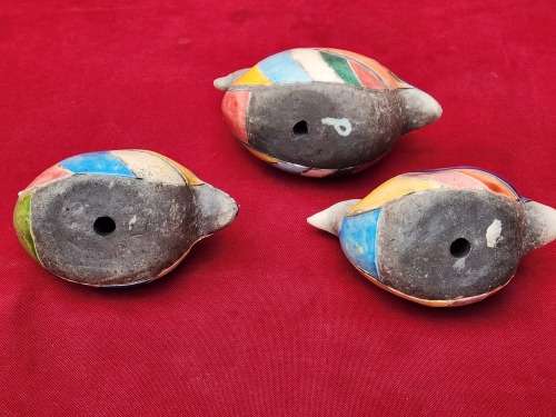 VINTAGE EARLY DESIGN RAKU POTTERY SET OF THREE  PHEASANTS WITH VIVID COLOURS