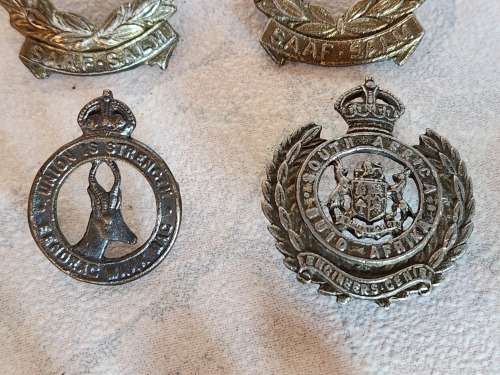 VINTAGE COLLECTION OF 20 MILITARY BADGES