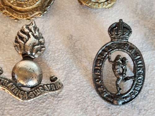 VINTAGE COLLECTION OF 20 MILITARY BADGES