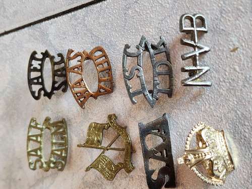 VINTAGE COLLECTION OF 20 MILITARY BADGES