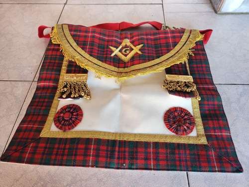 VINTAGE FREE MASONS APRON BY TOYE, KENNING AND SPENCER LTD, LONDON