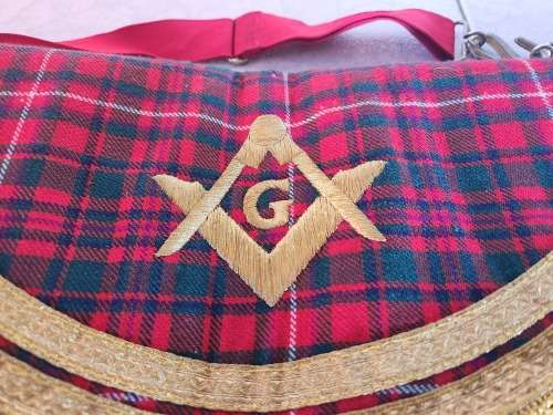 VINTAGE FREE MASONS APRON BY TOYE, KENNING AND SPENCER LTD, LONDON