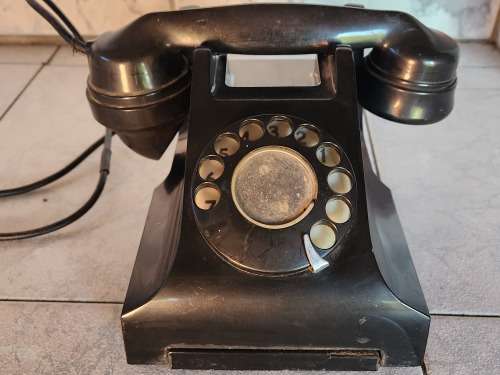 VINTAGE SIEMENS BROTHERS LONDON BAKELITE BLACK ROTARY DIAL TELEPHONE