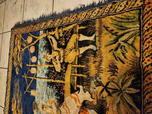 VINTAGE SILK TAPESTRY WALL HANGING, MEASURING 1.42 METRE X 92 CM