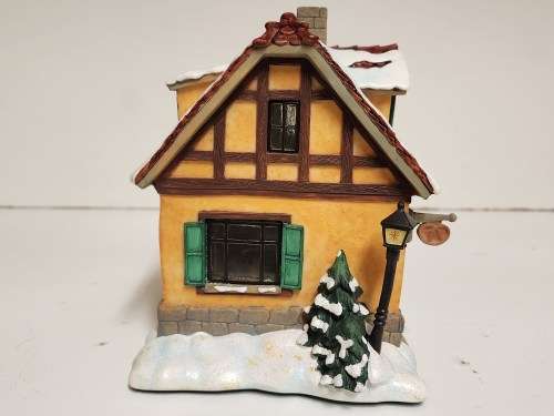 VINTAGE M J HUMMEL BACKEREI LIGHTED HOUSE, BOXED