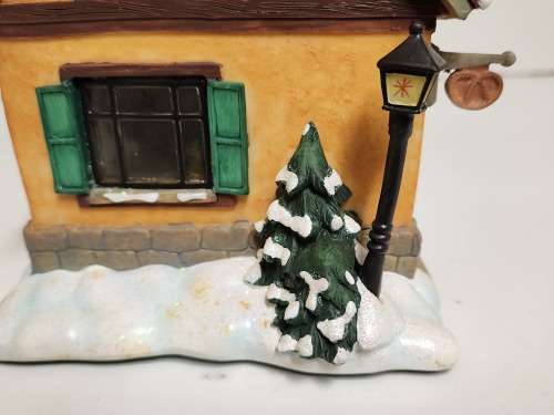 VINTAGE M J HUMMEL BACKEREI LIGHTED HOUSE, BOXED