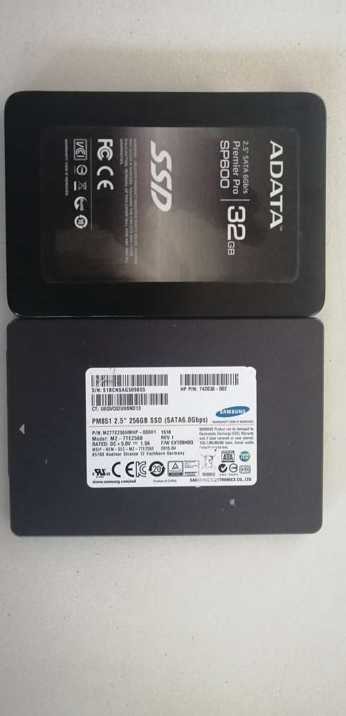 256GB & 32GB 2.5" SSD