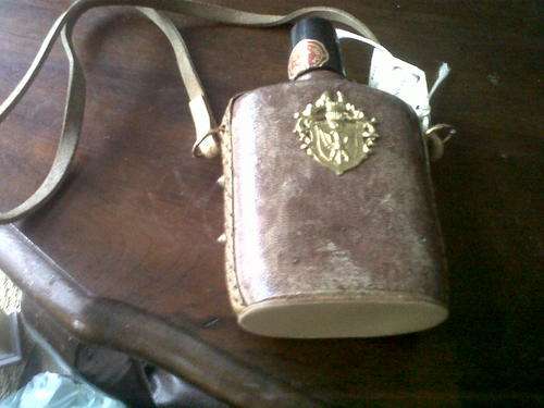 STUNNING VINTAGE LEATHER WHISKEY FLASK WITH STRAP