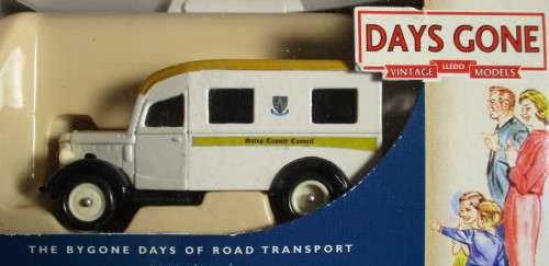LLEDO - BEDFORD AMBULANCE - MINT BOXED
