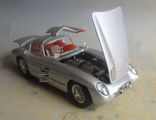 MAISTO 1/18 SCALE - MERCEDES BENZ 300 SLR - BOXED
