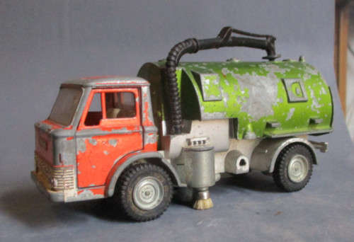 DINKY - JOHNSON ROAD SWEEPER AS PER FOTOS FOR SPARES OR REPAIRS