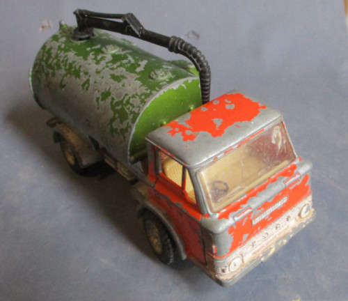 DINKY - JOHNSON ROAD SWEEPER AS PER FOTOS FOR SPARES OR REPAIRS