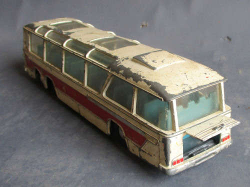 DINKY - VEGA MAJOR LUXURY COACH # 952 AS PER FOTOS FOR SPARES OR REPAIRS