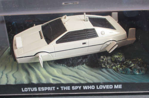 JAMES BOND 1/43 SCALE - LOTUS ESPRIT  - BOXED