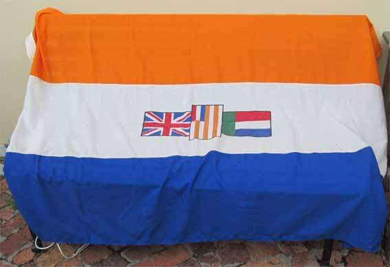 OLD SOUTH AFRICAN FLAG - 1,8 METERS LONG, GOOD CONDITION.